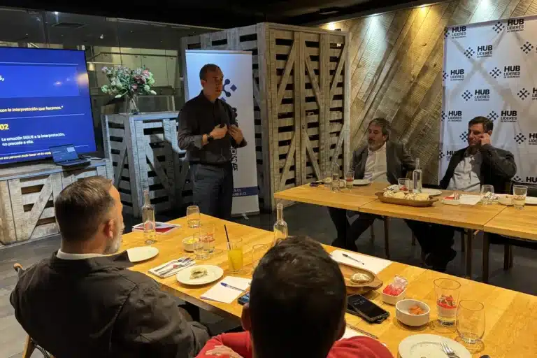 Workshop Liderar con Sentido de HUBLS, liderado por Rafael Oteiza — foto 18