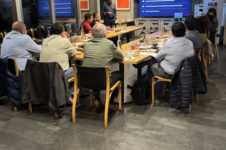 Workshop Liderar con Sentido de HUBLS, liderado por Rafael Oteiza — foto 14